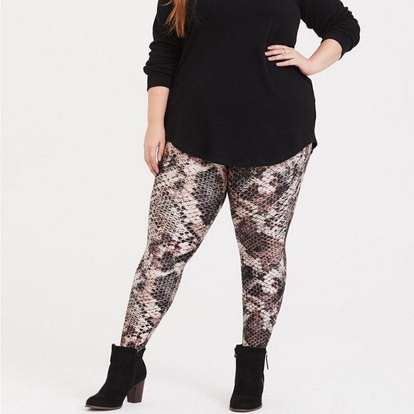 Torrid Full Length Signature Waist Liquid Legging Snake Print Size 3 - Picture 1 of 12